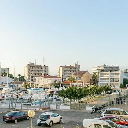 V030 - Port Canigo شقة *
