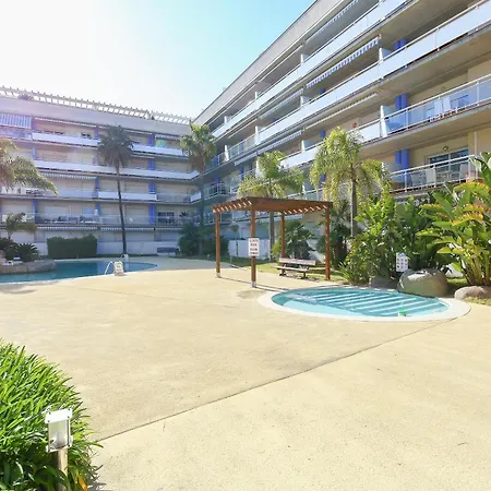 V030 - Port Canigo Apartment Roses