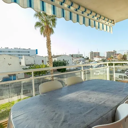 Apartment V030 - Port Canigo