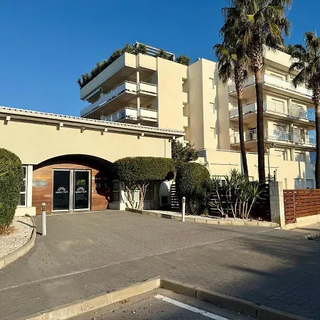 V030 - Port Canigo Apartment Roses