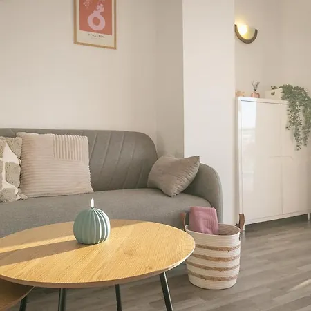 Apartment V030 - Port Canigo